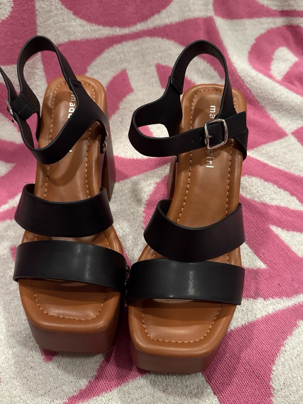 Madden Girl Black Strappy Platform Sandals with Tan Footbed